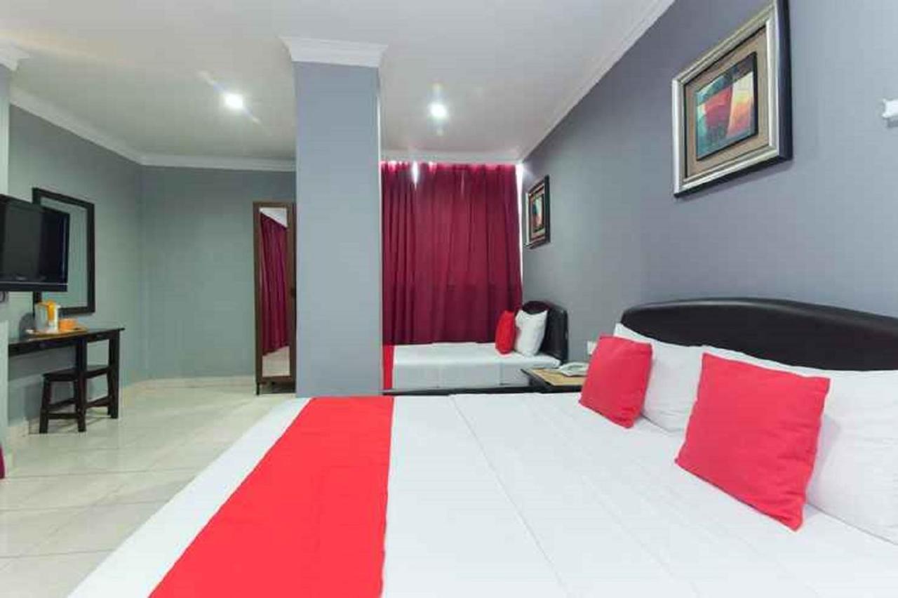 Puteri Ampang Hotel Bagian luar foto