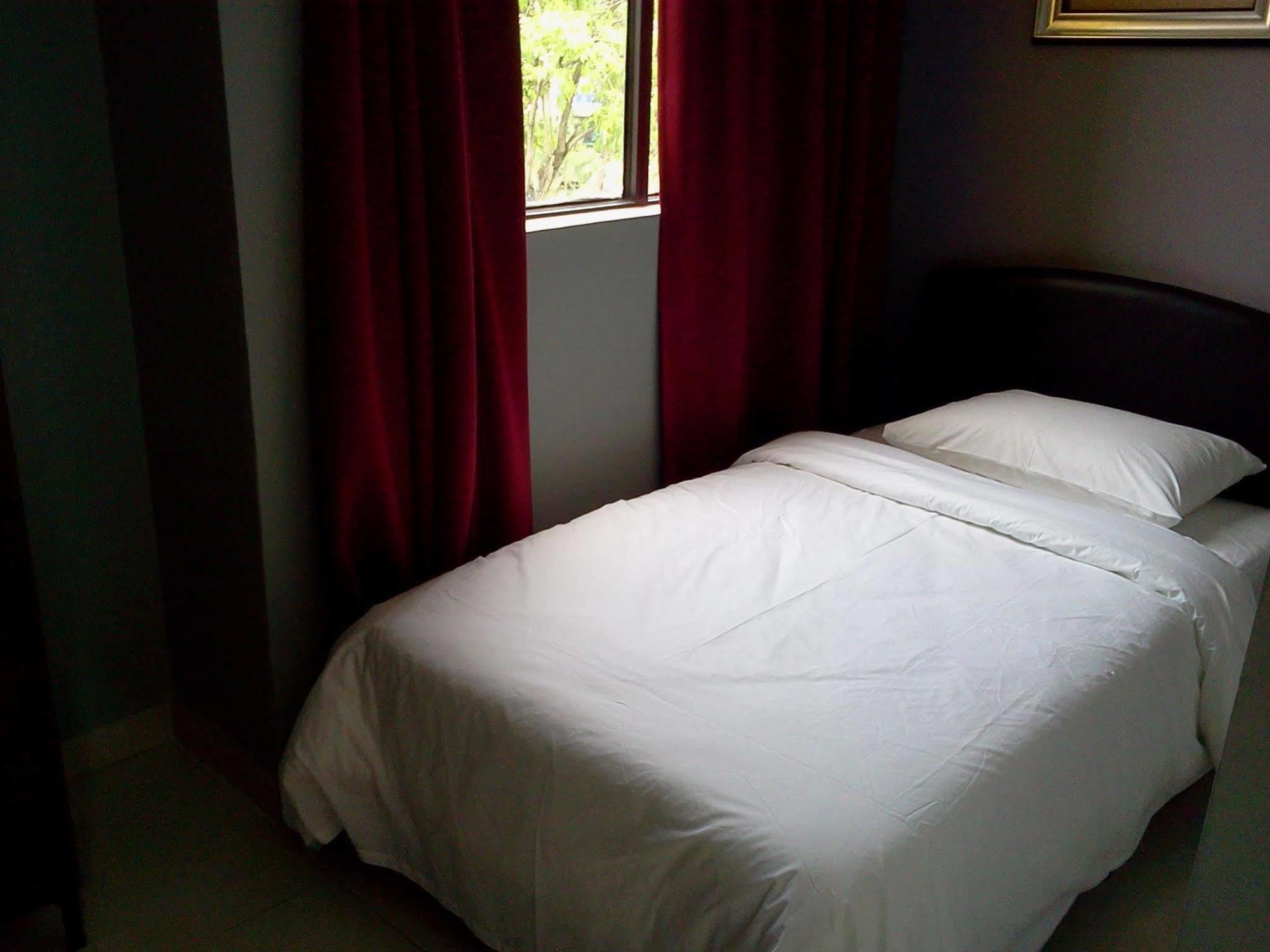 Puteri Ampang Hotel Bagian luar foto